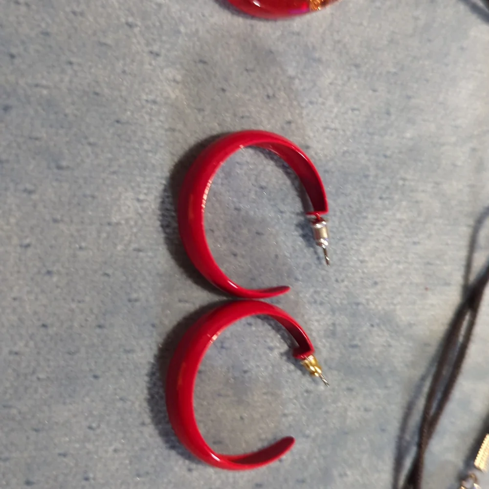 Necklace and earrings set - Picture 3 of 3